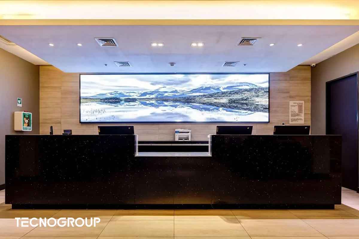 pantallas-led-para-turismo-y-hoteleria